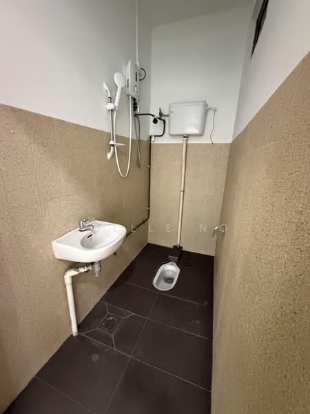 Prince of wales road, Prince of wales road, 4 Bedrooms, 3,000 sqft, Semi-Detached House For Rent, by Joelle Ng, 500051501 - Bathroom - PropertyGuru.com.sg