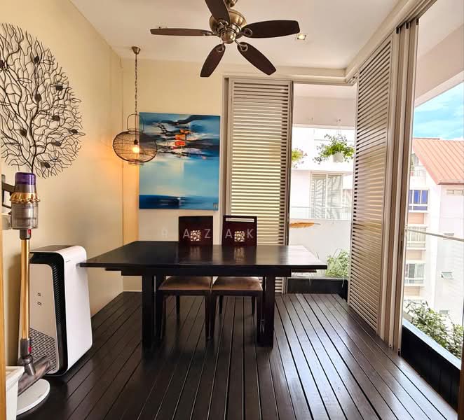 Idyllic East, 576 Upper East Coast Road, 3 Bedrooms, 1,830 sqft, Condominium For Sale, by Razak ., 500051521 - Dining Room - PropertyGuru.com.sg