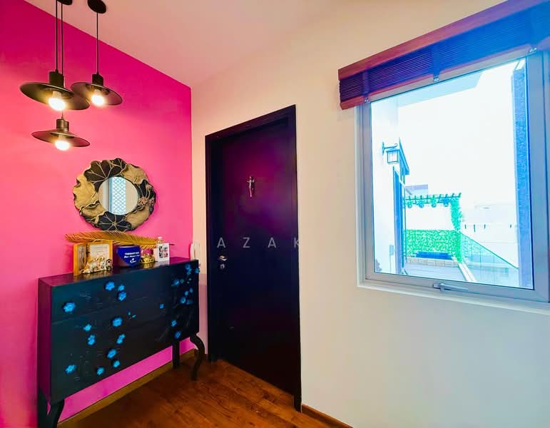 Idyllic East, 576 Upper East Coast Road, 3 Bedrooms, 1,830 sqft, Condominium For Sale, by Razak ., 500051521 - Entrance - PropertyGuru.com.sg