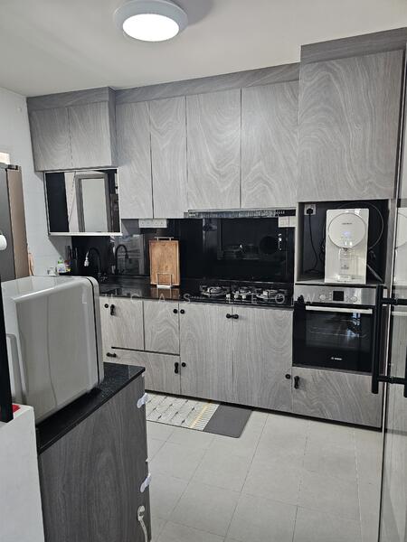 288B Compassvale Crescent HDB Flat For Sale at S$ 899,999 | PropertyGuru Singapore - Kitchen