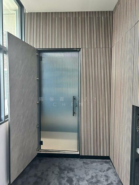 Midview City, 18 Sin Ming Lane, 1,432 sqft, Light Industrial (B1) For Sale, by Jay Chen, 500051548 - Entrance - CommercialGuru.com.sg