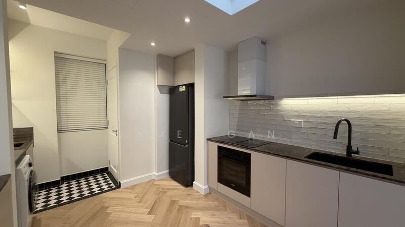 Gallop Gables, 70 Farrer Road, 2 Bedrooms, 1,550 sqft, Condominium For Rent, by James Gan, 500051575 - Kitchen - PropertyGuru.com.sg