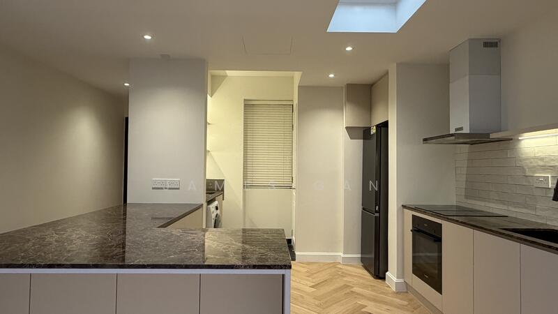 Gallop Gables, 70 Farrer Road, 2 Bedrooms, 1,550 sqft, Condominium For Rent, by James Gan, 500051575 - Kitchen - PropertyGuru.com.sg