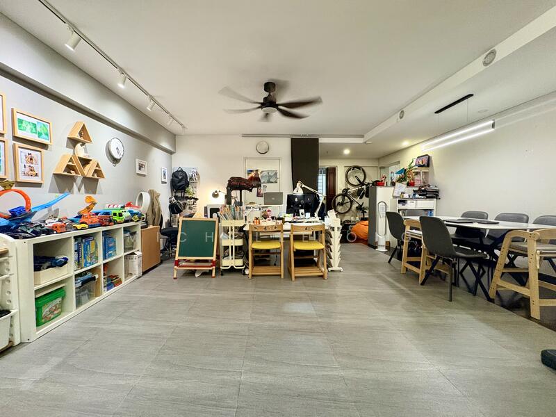 325C Sengkang East Way HDB Flat For Sale at S$ 679,000 | PropertyGuru Singapore - Living room 