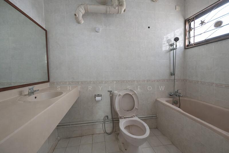 472 Segar Road HDB Flat For Sale at S$ 590,000 | PropertyGuru Singapore - Bathroom