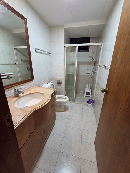 East Meadows, 34 Tanah Merah Kechil Road, Room Rental, 150 sqft, Condominium For Rent, by Chee Leong Yen, 500051629 - Bathroom - PropertyGuru.com.sg