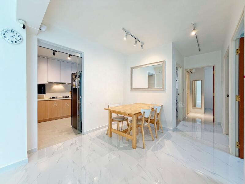 803B Keat Hong Close HDB Flat For Sale at S$ 628,000 | PropertyGuru Singapore - Kitchen