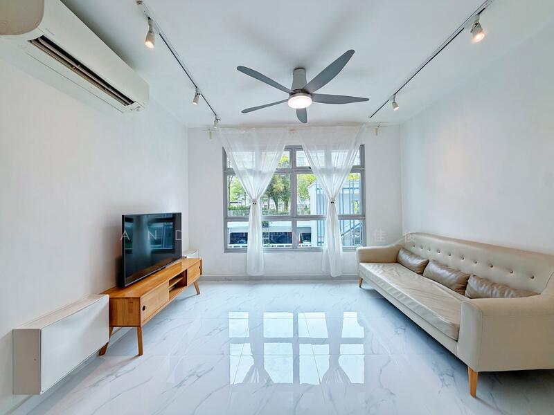 803B Keat Hong Close HDB Flat For Sale at S$ 628,000 | PropertyGuru Singapore - Living Room