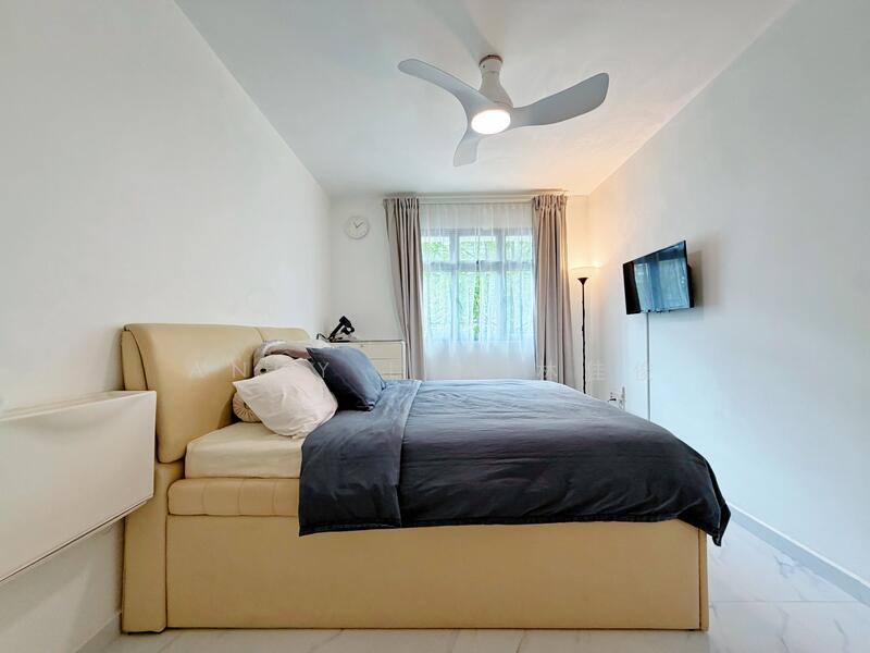 803B Keat Hong Close HDB Flat For Sale at S$ 628,000 | PropertyGuru Singapore - Bedroom