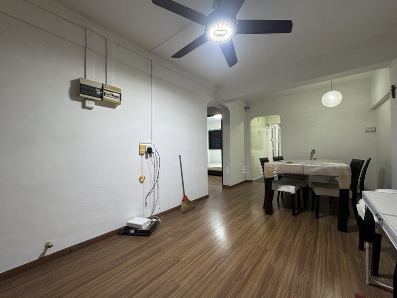 5 Telok Blangah Crescent, 5 Telok Blangah Crescent, Room Rental, 250 sqft, HDB Flat For Rent, by Jeron Lee, 500051693 - Living Room - PropertyGuru.com.sg