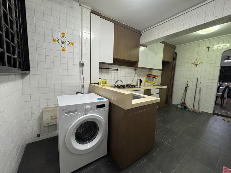 5 Telok Blangah Crescent, 5 Telok Blangah Crescent, Room Rental, 250 sqft, HDB Flat For Rent, by Jeron Lee, 500051693 - Kitchen - PropertyGuru.com.sg