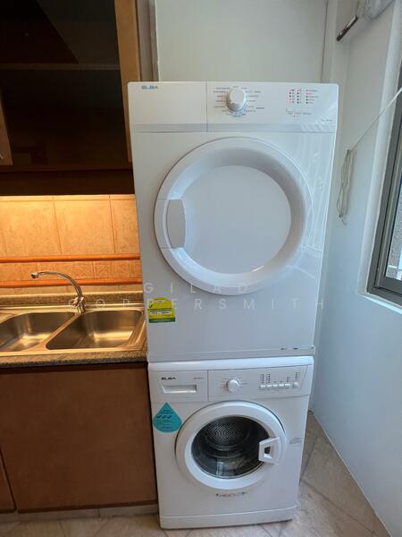 Cavenagh Lodge, 81 Cavenagh Road, 1 Bedroom, 626 sqft, Apartment For Rent, by Gilad Coppersmith, 500051706 - Kitchen - PropertyGuru.com.sg