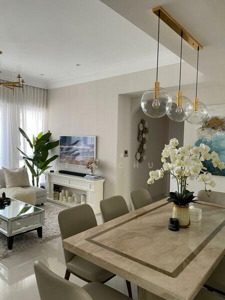 Waterford Residence Condominium For Sale at S$ 3,880,000 | PropertyGuru Singapore - Living & Dining 