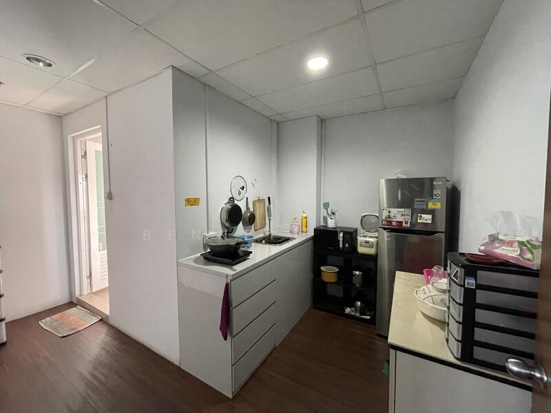Woodlands 11, 11 Woodlands Close, 1,938 sqft, Light Industrial (B1) For Sale, by Bennett Lee, 500051730 - Kitchen - CommercialGuru.com.sg