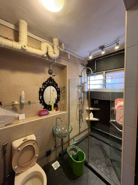 325 Tampines Street 32, 325 Tampines Street 32, 4 Bedrooms, 1,625 sqft, HDB Flat For Rent, by Ryan Low, 500051749 - Bathroom - PropertyGuru.com.sg