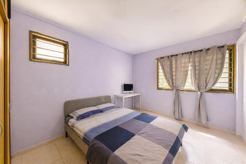 420 Bukit Batok West Avenue 2 HDB Flat For Sale at S$ 450,000 | PropertyGuru Singapore - Bedroom