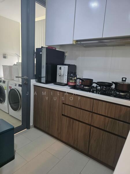 Palm Isles Condominium For Sale at S$ 1,450,000 | PropertyGuru Singapore - Kitchen