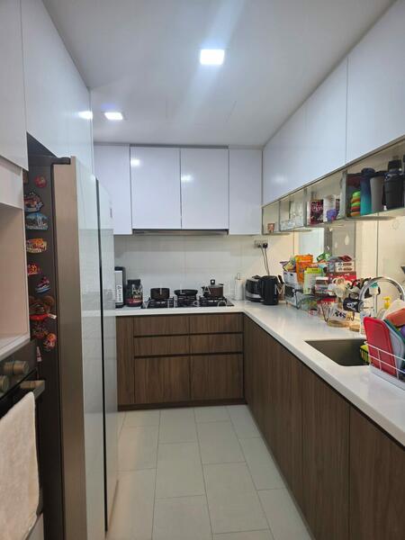Palm Isles Condominium For Sale at S$ 1,450,000 | PropertyGuru Singapore - Kitchen