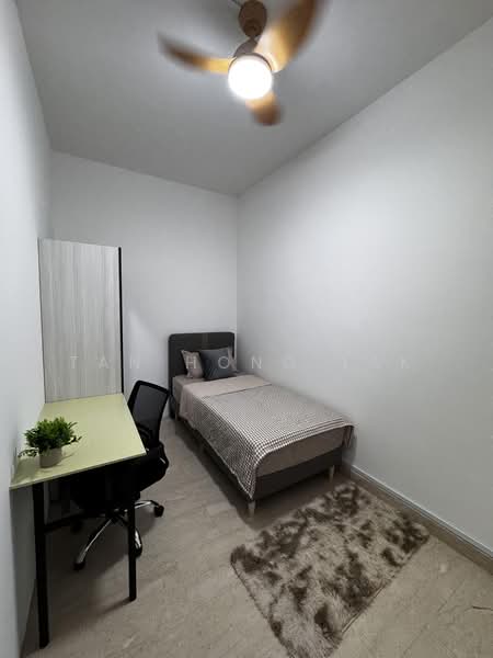 Maple Woods, 991 Bukit Timah Road, Room Rental, 100 sqft, Condominium For Rent, by Tan Hong Tak, 500051844 - Bedroom - PropertyGuru.com.sg