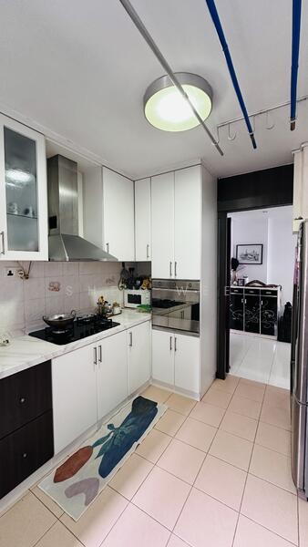 483 Segar Road HDB Flat For Sale at S$ 570,000 | PropertyGuru Singapore - Kitchen