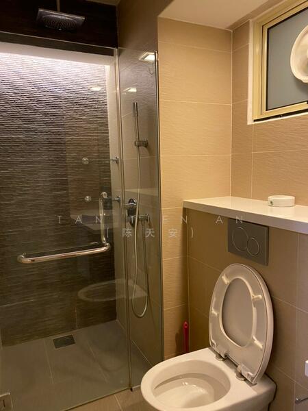 114 Edgefield Plains, 114 Edgefield Plains, 4 Bedrooms, 1,399 sqft, HDB Flat For Rent, by Tan Tien An (陈天安), 500051923 - Common Bathroom - PropertyGuru.com.sg