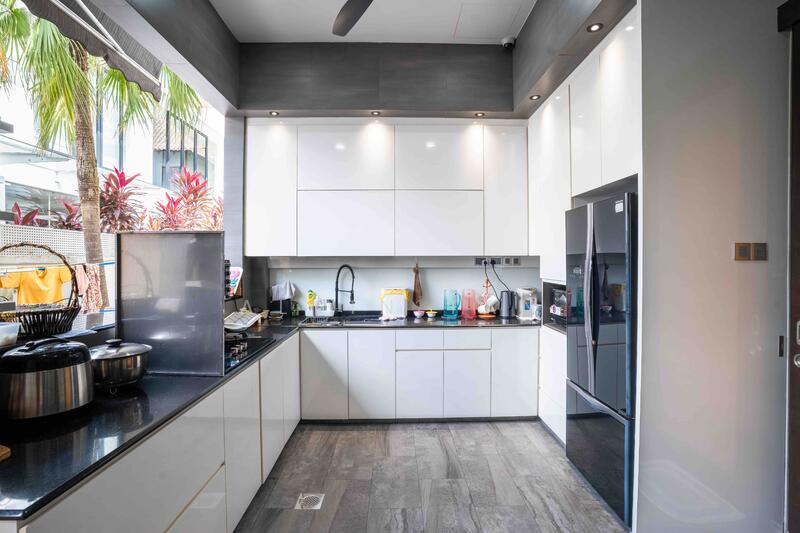 Goodman/Wilkinson/Branksome Bungalow Bungalow House For Sale at S$ 15,500,000 | PropertyGuru Singapore - Kitchen