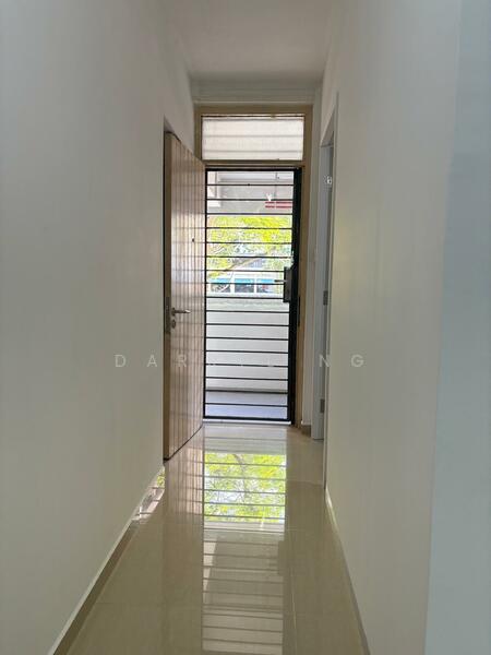 261 Serangoon Central Drive, 261 Serangoon Central Drive, Room Rental, 120 sqft, HDB Flat For Rent, by Darryl Ng, 500051984 - Corridor - PropertyGuru.com.sg