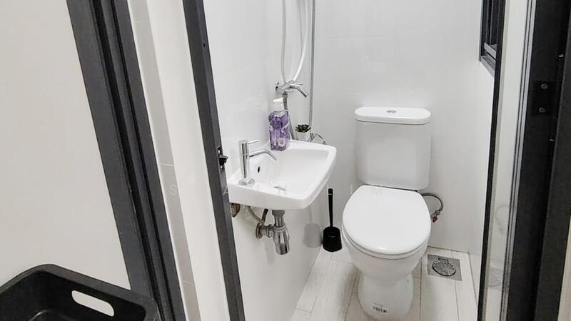 The Clement Canopy, 18 Clementi Avenue 1, Room Rental, 100 sqft, Condominium For Rent, by Shaun Lim, 500052031 - Bathroom - PropertyGuru.com.sg