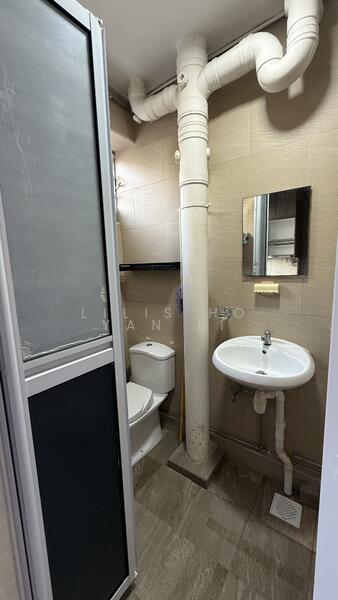 854 Yishun Ring Road, 854 Yishun Ring Road, 3 Bedrooms, 1,313 sqft, HDB Flat For Rent, by Lilis Ho Yan Li, 500052087 - Bathroom - PropertyGuru.com.sg