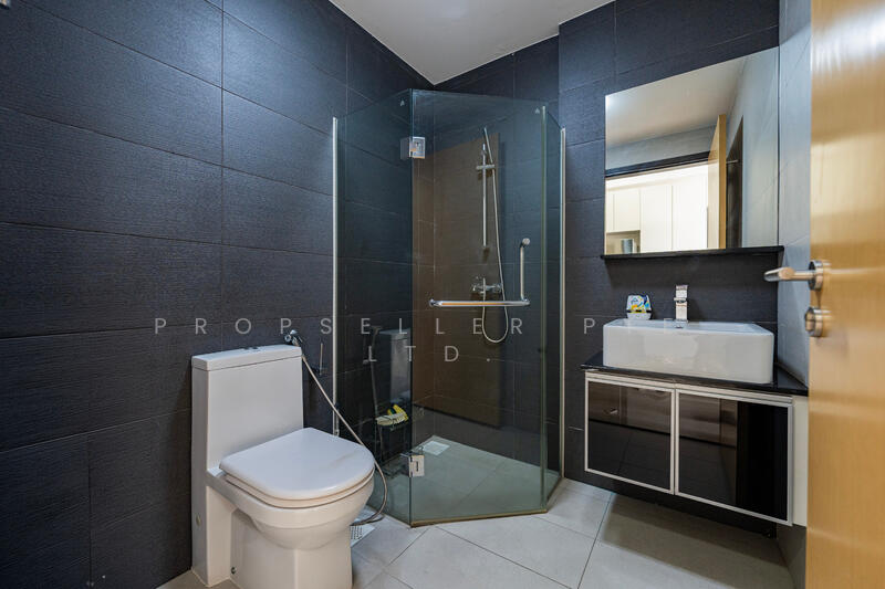 Suites@Braddell Apartment For Sale at S$ 1,238,000 | PropertyGuru Singapore - Bathroom