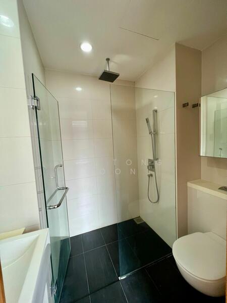 Lumiere Apartment For Sale at S$ 1,120,000 | PropertyGuru Singapore - Bathroom