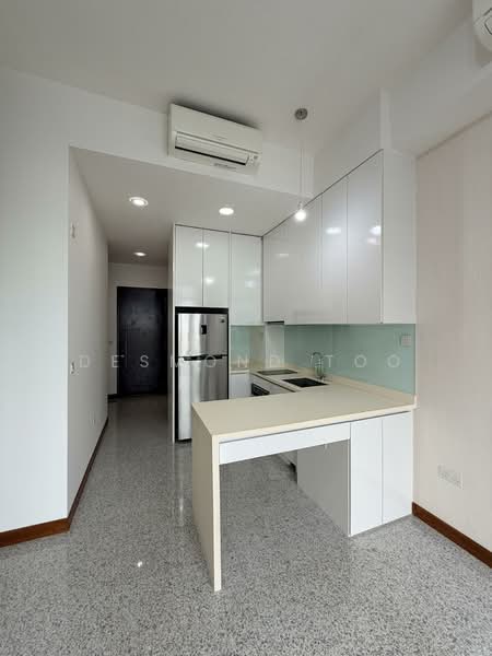 Hillsta Condominium For Sale at S$ 928,000 | PropertyGuru Singapore - Kitchen