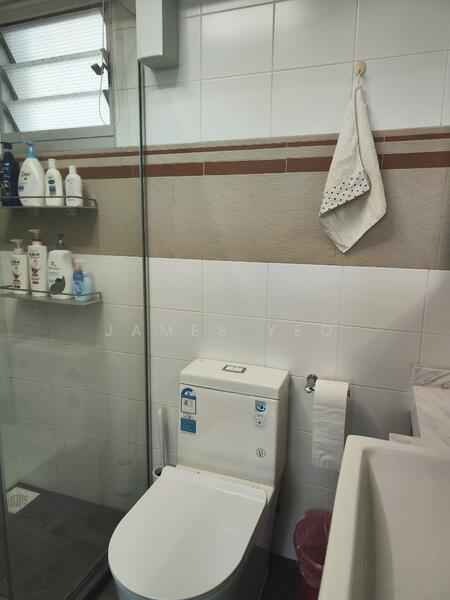 53 Commonwealth Drive HDB Flat For Sale at S$ 818,000 | PropertyGuru Singapore - Bathroom