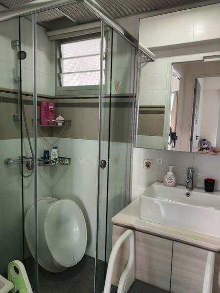 53 Commonwealth Drive HDB Flat For Sale at S$ 818,000 | PropertyGuru Singapore - Bathroom