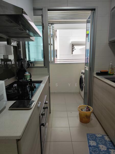 53 Commonwealth Drive HDB Flat For Sale at S$ 818,000 | PropertyGuru Singapore - Kitchen