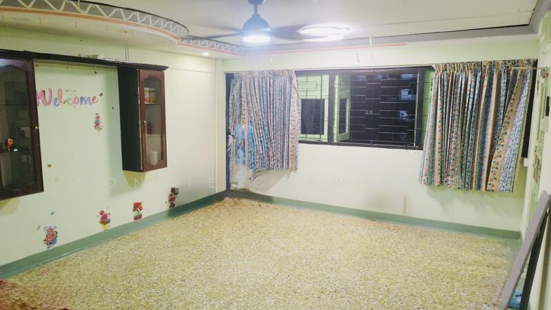 1 Saint George's Road HDB Flat For Sale at S$ 600,000 | PropertyGuru Singapore - Living Room