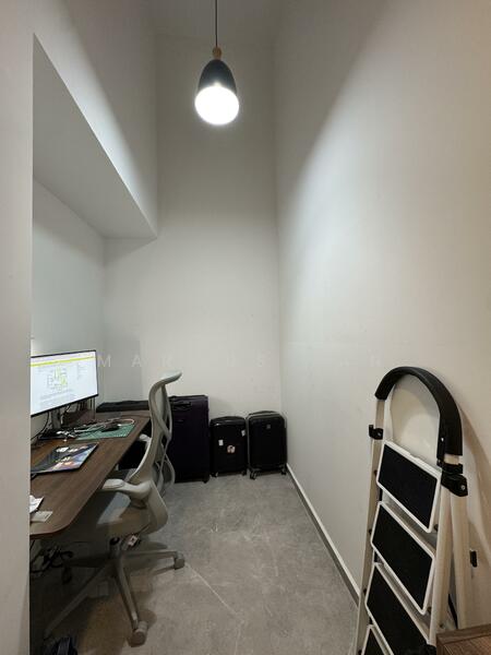 Mayfair Gardens Condominium For Sale at S$ 1,250,000 | PropertyGuru Singapore