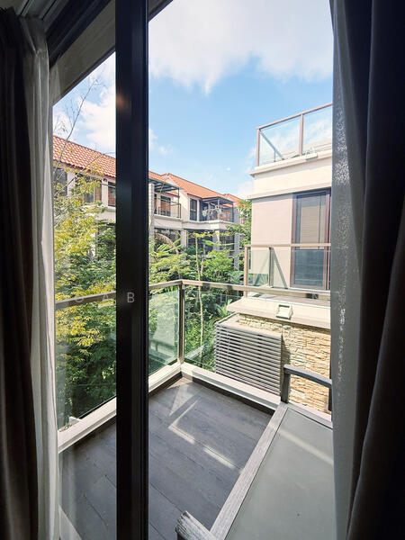 Eleven @ Holland, 11 Holland Link, 5 Bedrooms, 3,735 sqft, Cluster House For Rent, by Gabriel Tan, 500052218 - Level 3 Bed 3 Balcony - PropertyGuru.com.sg