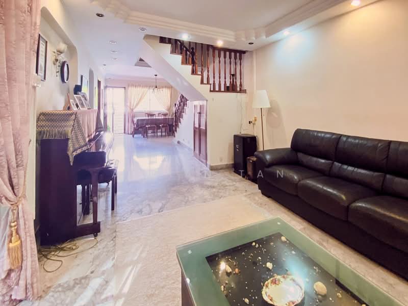 105 Simei Street 1 HDB Flat For Sale at S$ 988,000 | PropertyGuru Singapore - Living Room