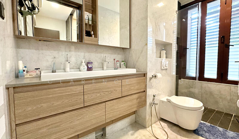 The Cornwall, 2 Cornwall Gardens, 1 Bedroom, 1,044 sqft, Condominium For Rent, by Clarence Long, 500052250 - Bathroom - PropertyGuru.com.sg