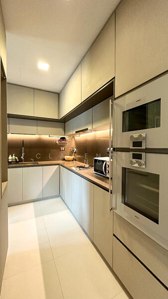 The Cornwall, 2 Cornwall Gardens, 1 Bedroom, 1,044 sqft, Condominium For Rent, by Clarence Long, 500052250 - Kitchen - PropertyGuru.com.sg