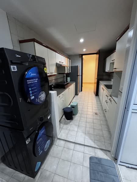 Maple Woods, 985 Bukit Timah Road, Room Rental, 200 sqft, Condominium For Rent, by Tan Hong Tak, 500052258 - Kitchen - PropertyGuru.com.sg