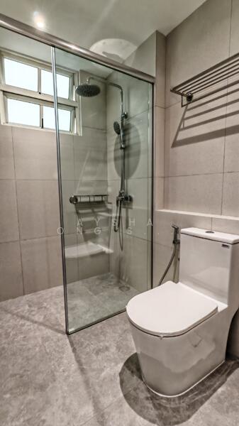 Estella Gardens, 21 - 27 Flora Road, 3 Bedrooms, 1,500 sqft, Condominium For Rent, by Aysha Ong Siok Peng, 500052261 - Bathroom - PropertyGuru.com.sg