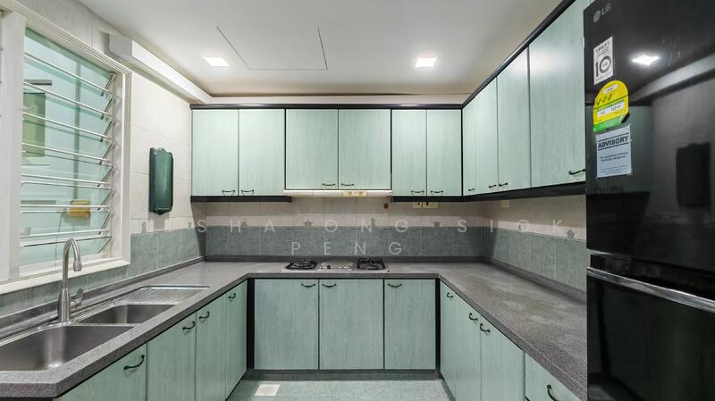 Estella Gardens, 21 - 27 Flora Road, 3 Bedrooms, 1,500 sqft, Condominium For Rent, by Aysha Ong Siok Peng, 500052261 - Kitchen - PropertyGuru.com.sg