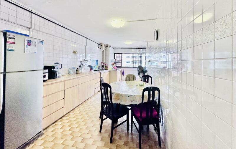 467 Ang Mo Kio Avenue 10 HDB Flat For Sale at S$ 538,000 | PropertyGuru Singapore - Kitchen