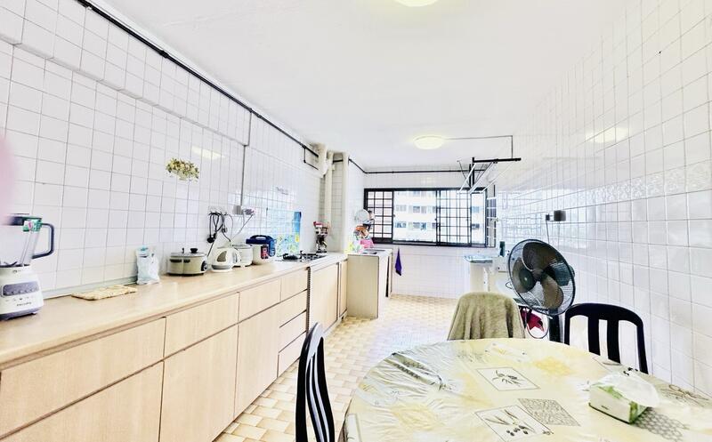 467 Ang Mo Kio Avenue 10 HDB Flat For Sale at S$ 538,000 | PropertyGuru Singapore - Kitchen
