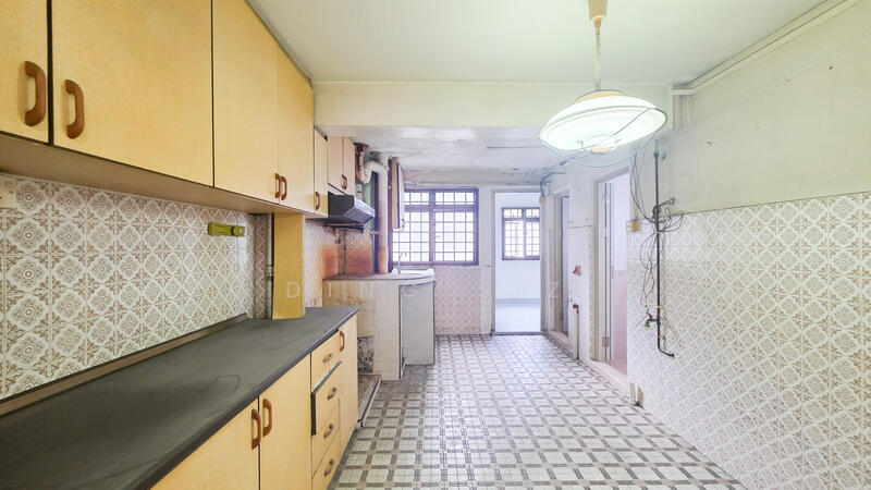 30 Marine Crescent HDB Flat For Sale at S$ 518,000 | PropertyGuru Singapore - Kitchen