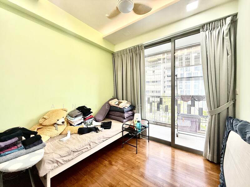 FLO Residence Condominium For Sale at S$ 1,600,000 | PropertyGuru Singapore - Bedroom