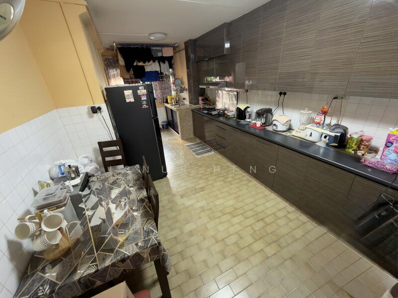 For Sale - 806 Tampines Avenue 4