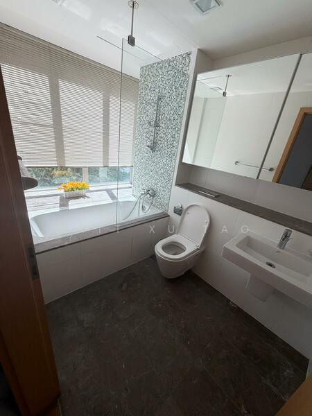 Livia Condominium For Sale at S$ 1,700,000 | PropertyGuru Singapore - Bathroom